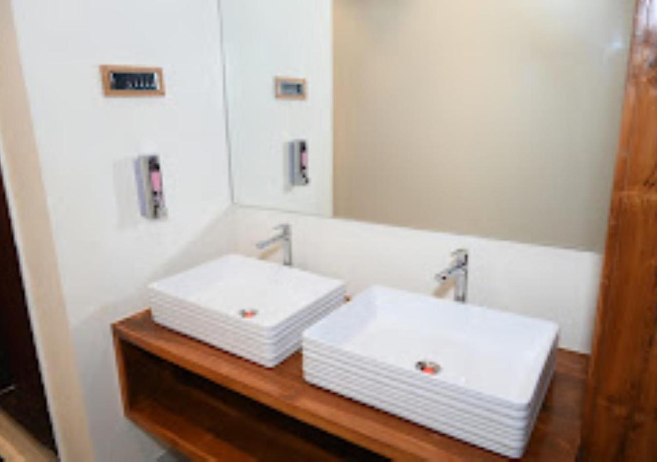 Hotel Rajwada Kapurhol Kapurwahal Esterno foto