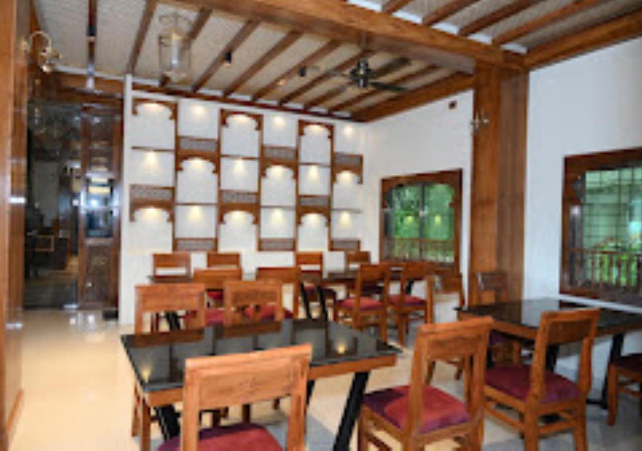Hotel Rajwada Kapurhol Kapurwahal Esterno foto