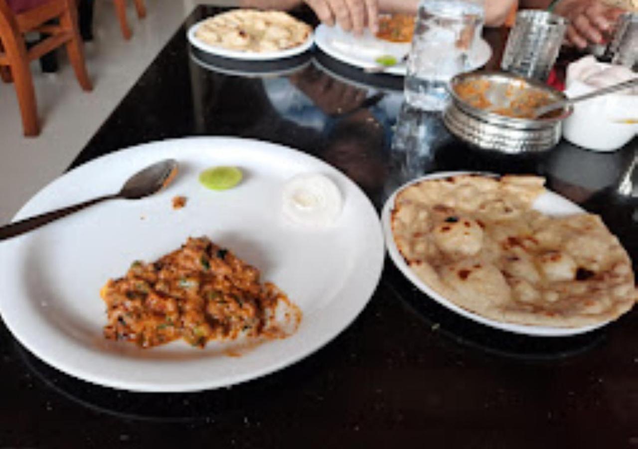 Hotel Rajwada Kapurhol Kapurwahal Esterno foto